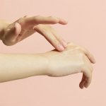 Kojący lubrykant z aloesem - Bijoux Indiscrets Sex au Naturel Aloe Vera Water-Based Lubricant  