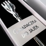 Prezent Poniżej Pasa - Drapaczka Do Jajek Metalowa 23 cm