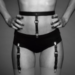 Pasy do pończoch i talii - Bijoux Indiscrets Maze Suspender Belt Czarny
