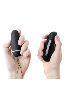 Wibrujące jajeczko bezprzewodowe - B Swish bnaughty Deluxe Unleashed  Czarny